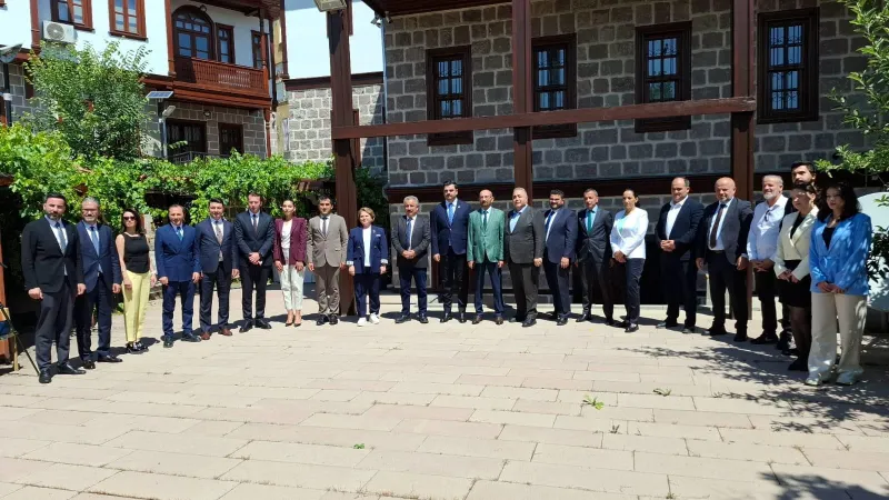 AK Parti Genel Sekreteri Eyyüp Kadir İnan. TÜBAF ziyaretinde konuştu