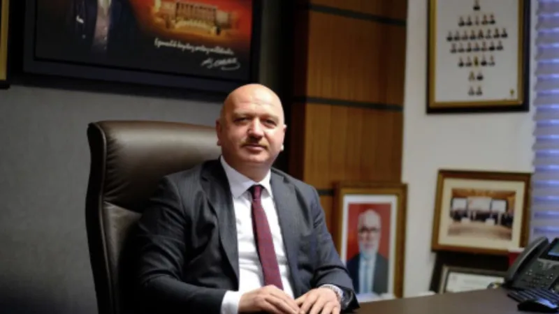 Bakanlığın genç sinemacılara verdiği fon, 52 yaşındaki AKP'liye gitti 