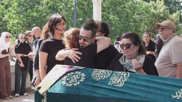 Barış Manço’nun kız kardeşi son yolculuğuna uğurlandı