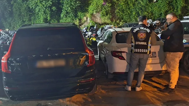 Beyoğlu'nda aracında usulsüz çakar bulunan sürücüye 136 bin 165 lira ceza