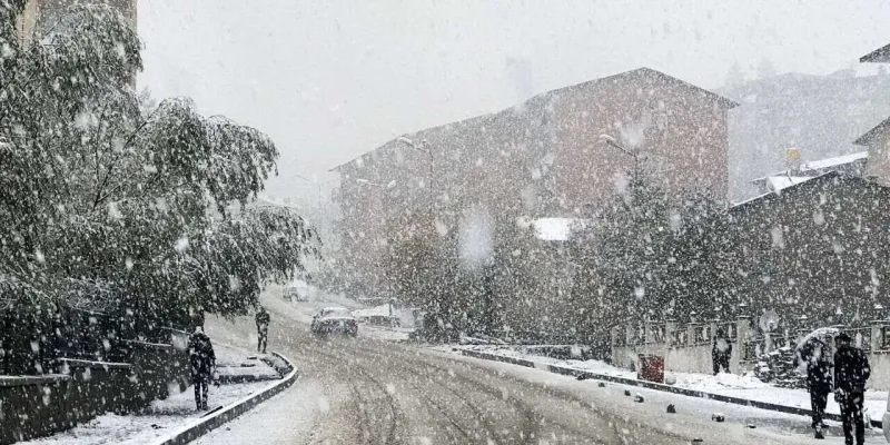 Bir yandan sis ve pus bir yandan sağanak ve kar alarmı verildi!