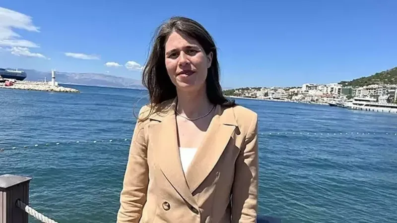 Çeşme'de Arsalar Elden Gidiyor! Belediye Yine Satışta mı?