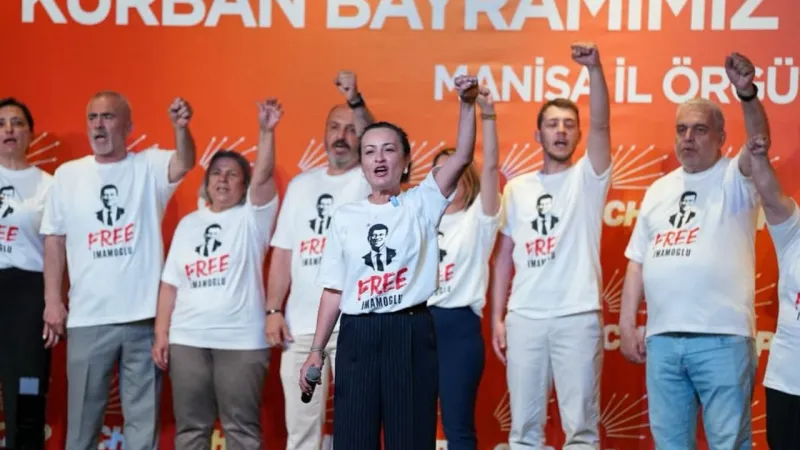 CHP'den İmamoğlu'na Destek! "Free İmamoğlu" Sloganları Yükseldi