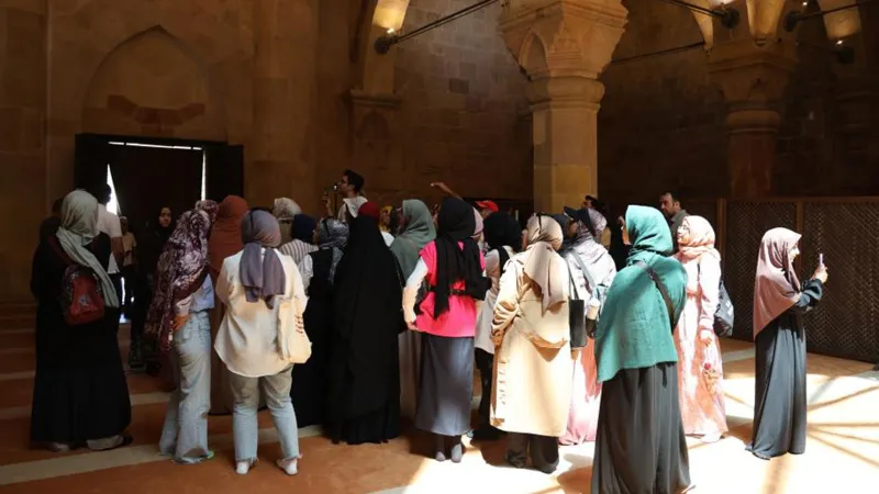 Sivas'ta Gizli Cennet! Divriği Ulu Cami'ye Ziyaretçi Akını