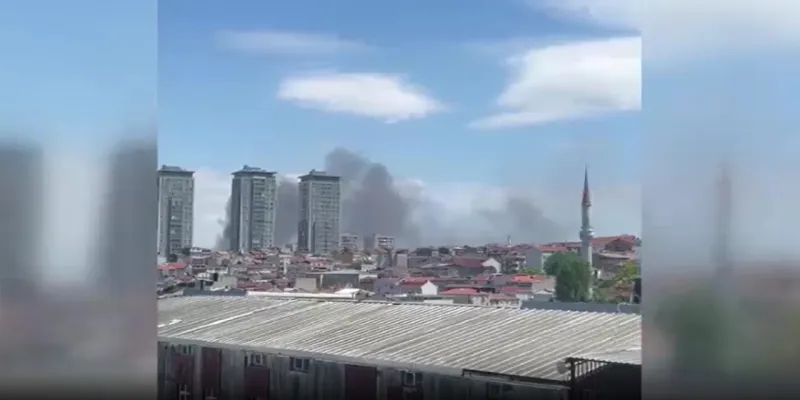 İstanbul'da Korkutan Yangın! Dumanlar Her Yeri Sardı!