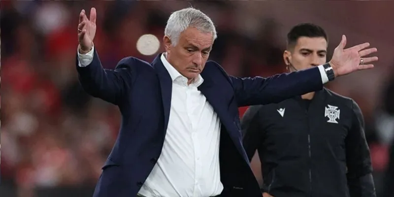 Mourinho Şokta! Benfica'da Neler Oluyor?