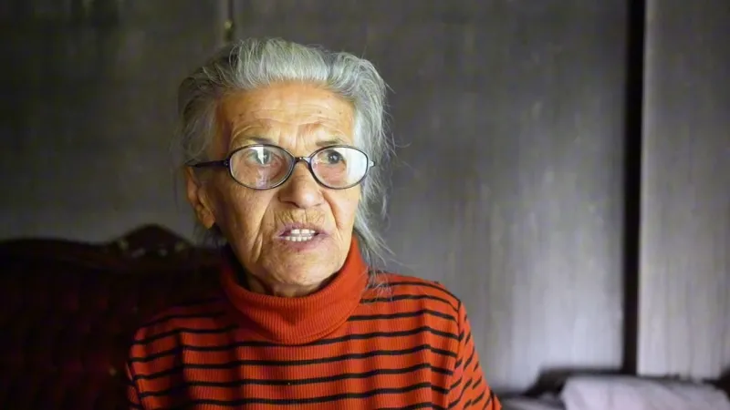 Madde bağımlısı genç annesine saldırdı, evi ateşe verdi