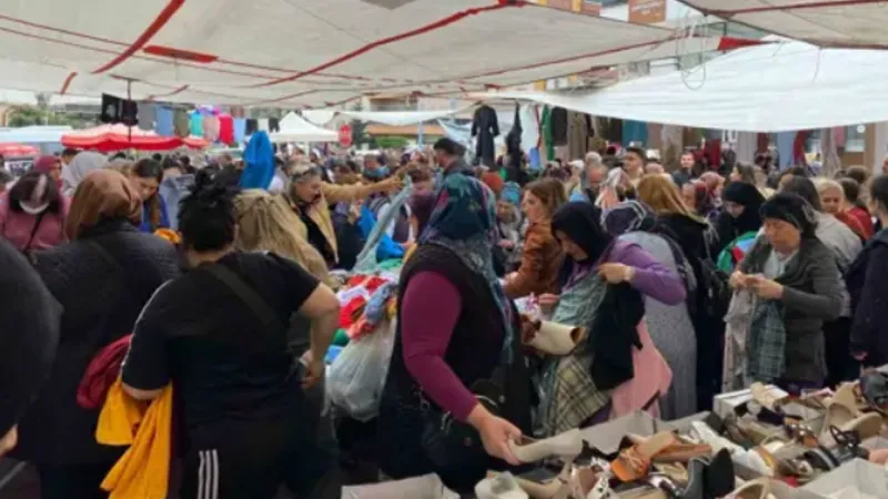 Ramazan Bayramı alışverişinde pazaryerleri dolup taştı