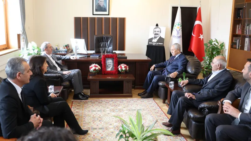 Arınç'tan Önder'e Suikast Girişimi Yorumu: Devlet Korumalı mı?