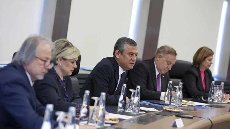 Özgür Özel'den Kritik Ziyaret: Yerel Yönetimler Masada!