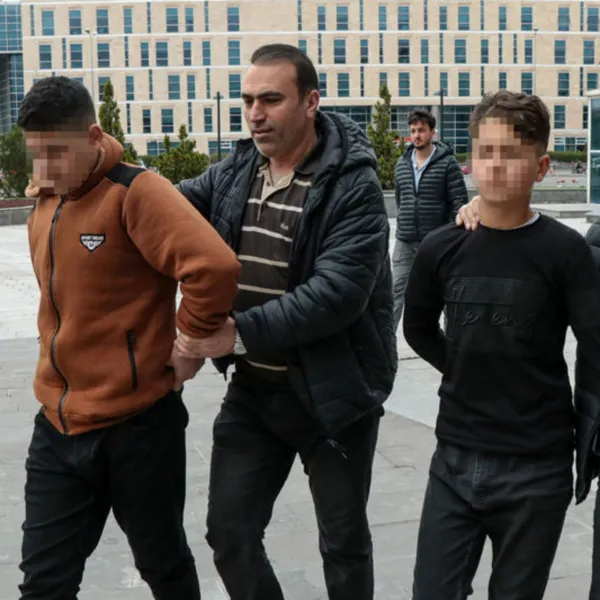 Kayseri'de çocuk parkında bıçaklı kavga: 14 yaşındaki çocuk hayatını kaybetti