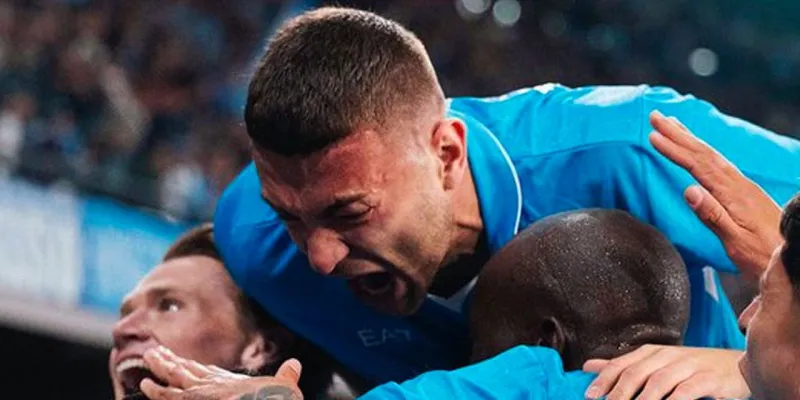 Napoli Şampiyonluk Yolunda: Inter'i Tahtından Etti!