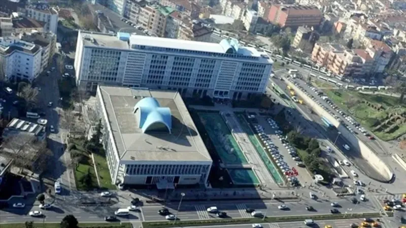 İBB'de Yolsuzluk Şoku! 52 Zanlı Adliyeye Sevk Edildi!