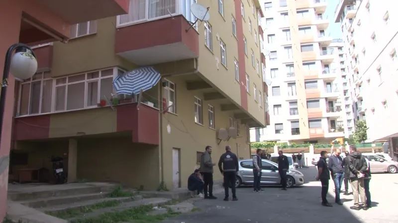 Maltepe'de Deprem Alarmı! 4 Blokluk Site Boşaltılıyor!