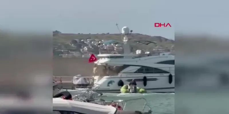 Ayvalık Marina'da Korkunç Yangın! Lüks Yat Alevlere Teslim Oldu