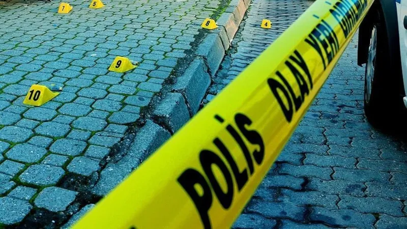 Sivas'ta Kan Donduran Olay: İki Kardeş Evde Ölü Bulundu!