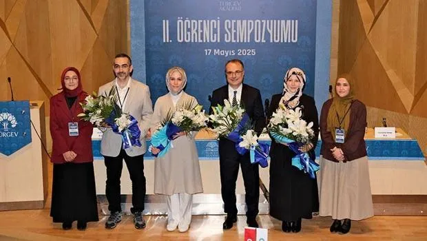 TÜRGEV Akademi Sempozyumu: Öğrencilerin Gözünden Dijital Çağ!