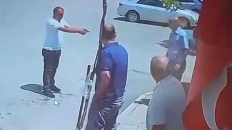 Taksi durağında silahlı saldırı! Ağabeyini vurup 112'yi aradı