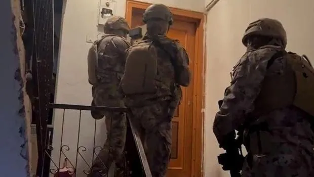 Uyuşturucu tacirlerine şafak operasyonu: 21 gözaltı